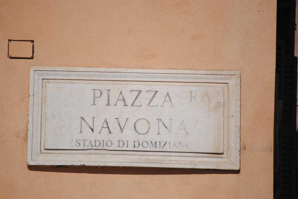 Dreaming Navona Rooms Rome Exterior photo
