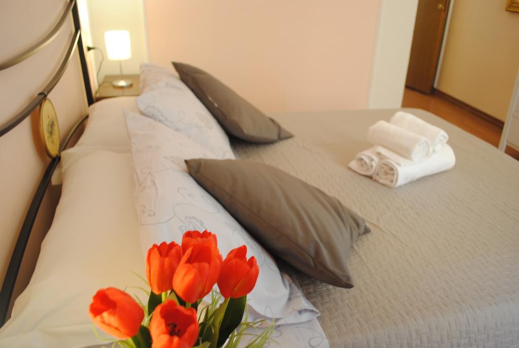Dreaming Navona Rooms Rome Exterior photo