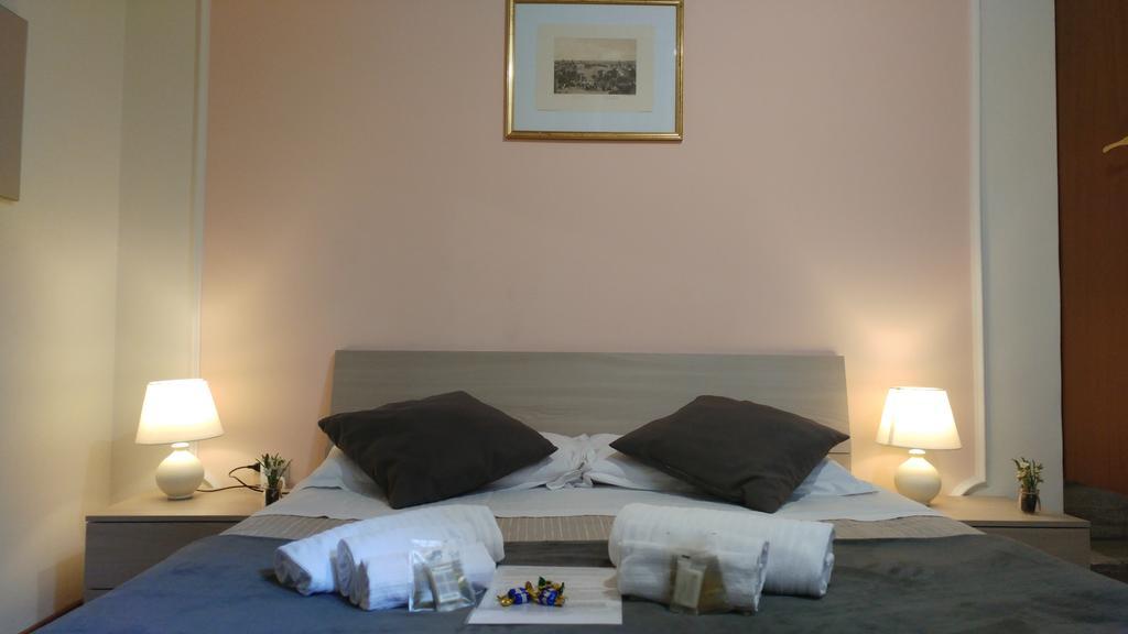 Dreaming Navona Rooms Rome Exterior photo